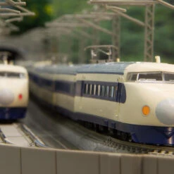 Rokuhan T020-1 JNR Series 0 Shinkansen Early Type 'Hikari 1' 12 Cars Set (Z Scale) -Kyosho shop 4571324594156 056cbfa5d3a1cff9726758c2785205bf 62262.1690966736