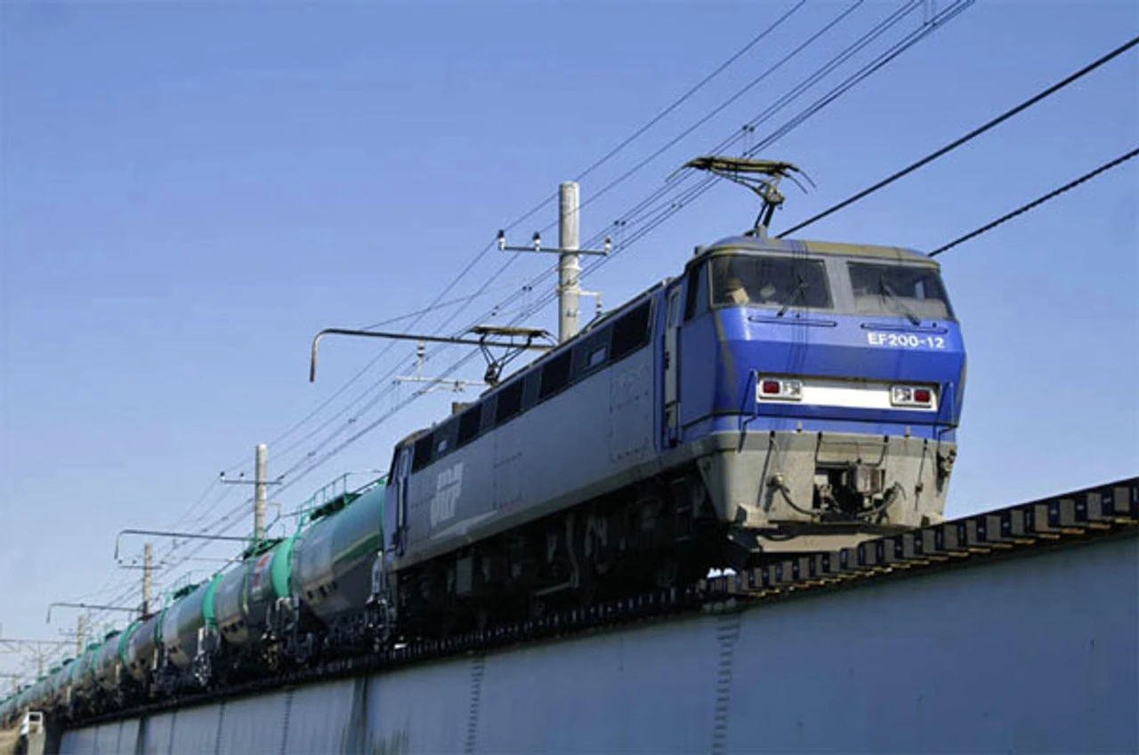 Kato 3036-1 Electric Locomotive Type EF200 New Color (N Scale) 6 Kato 3036-1 Electric Locomotive Type EF200 New Color (N Scale) - Image 4